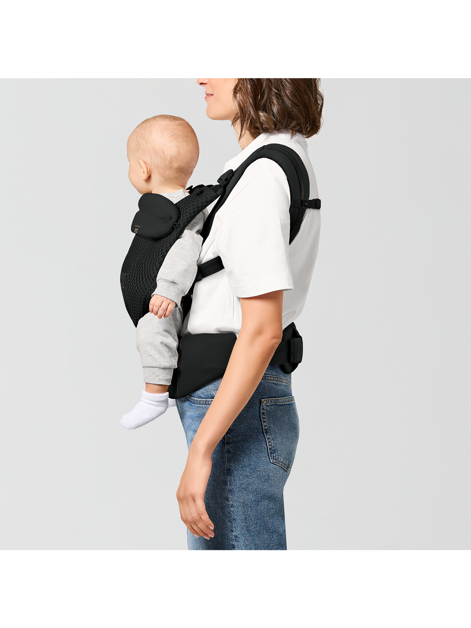 Cybex Amya Carrier - Magic Black